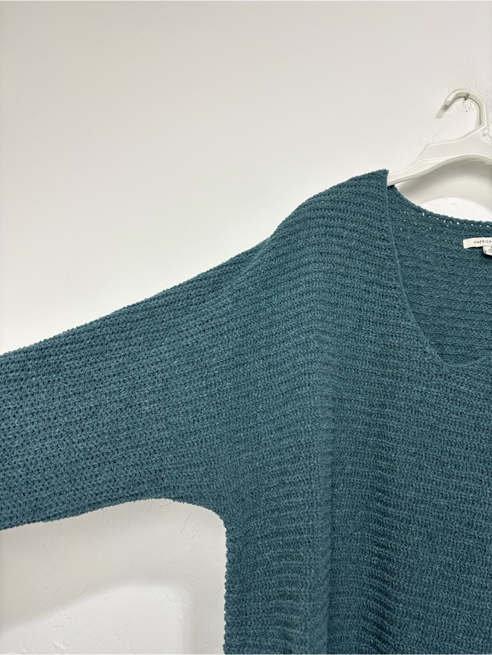 American Eagle Blue Teal Solid V-Neck Ribbed Knit Pullover Sweater Women's XS/S - Picture 3 of 8